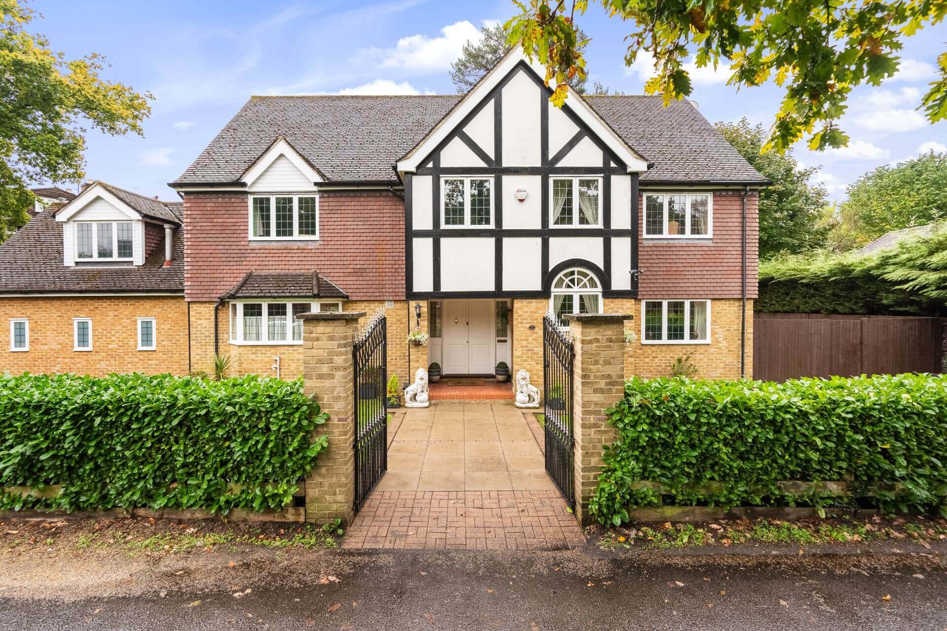 Livin-Estate-Agents-Penge-Letting